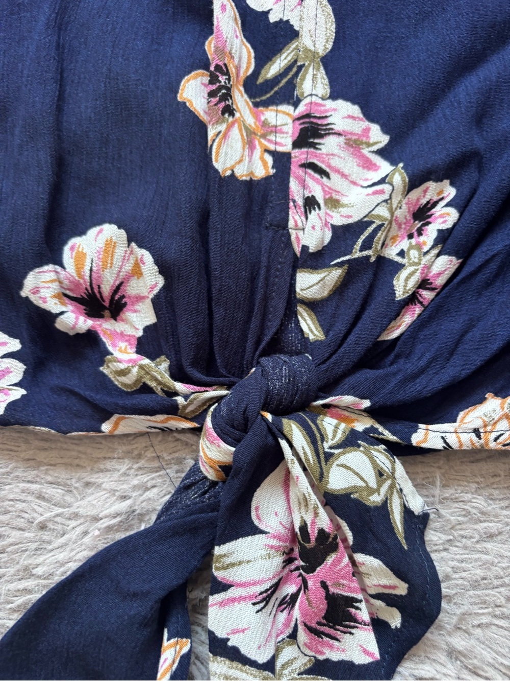 LUQ Floral Tie-Front V-Neck Top - Navy size Small - Picture 3 of 6
